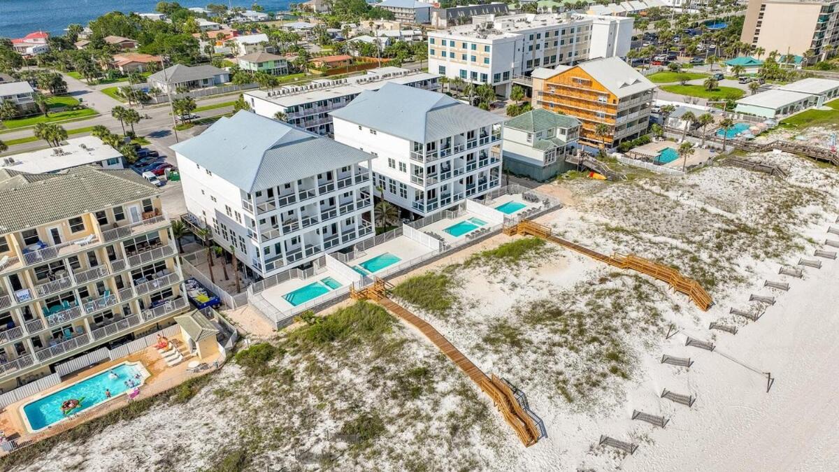 Beach Front 8 BR 6 BA Pool & Hot Tub Pickleball Fun - B&B Fort Walton Beach