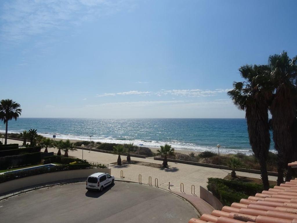 Casa unifamiliar en primera linea de mar - B&B Creixell