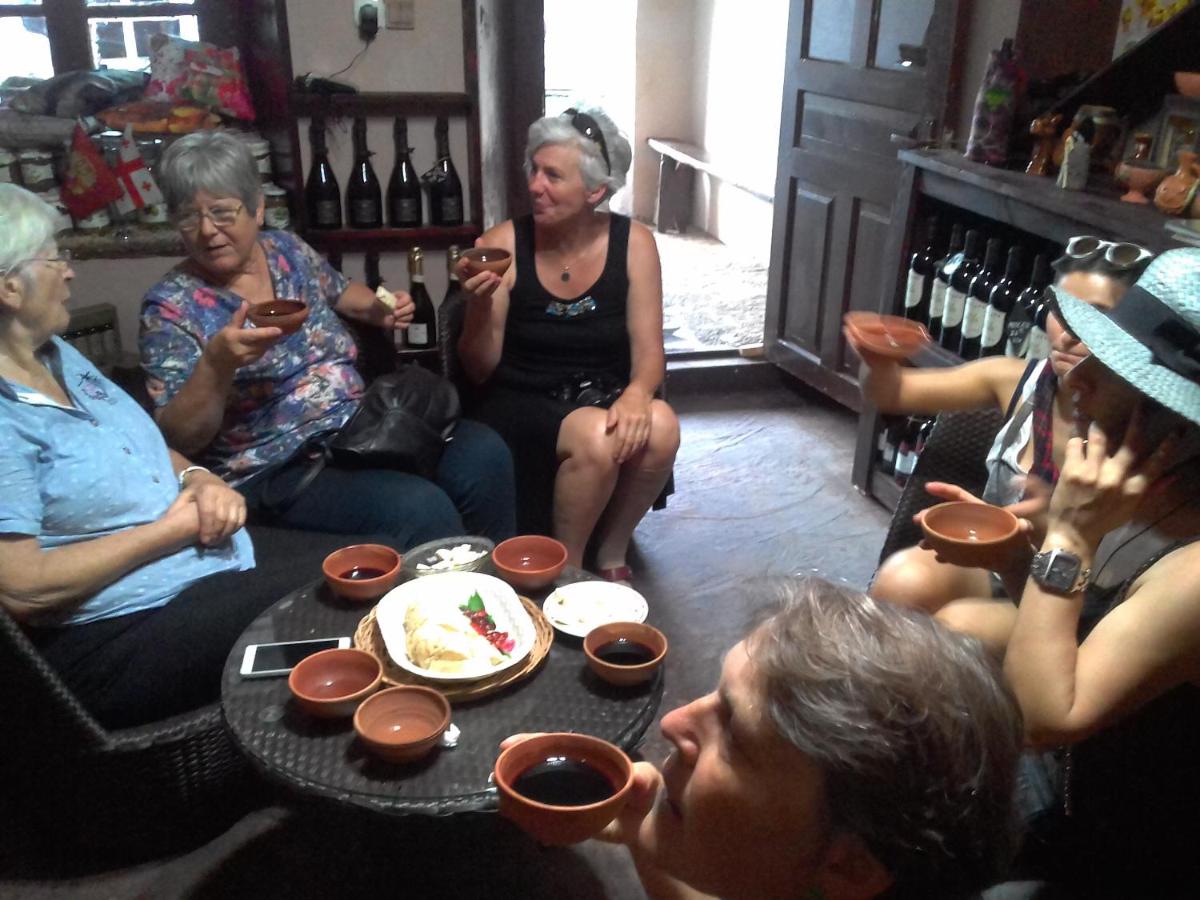 Guest House Wine - Bed and Breakfast Signagi