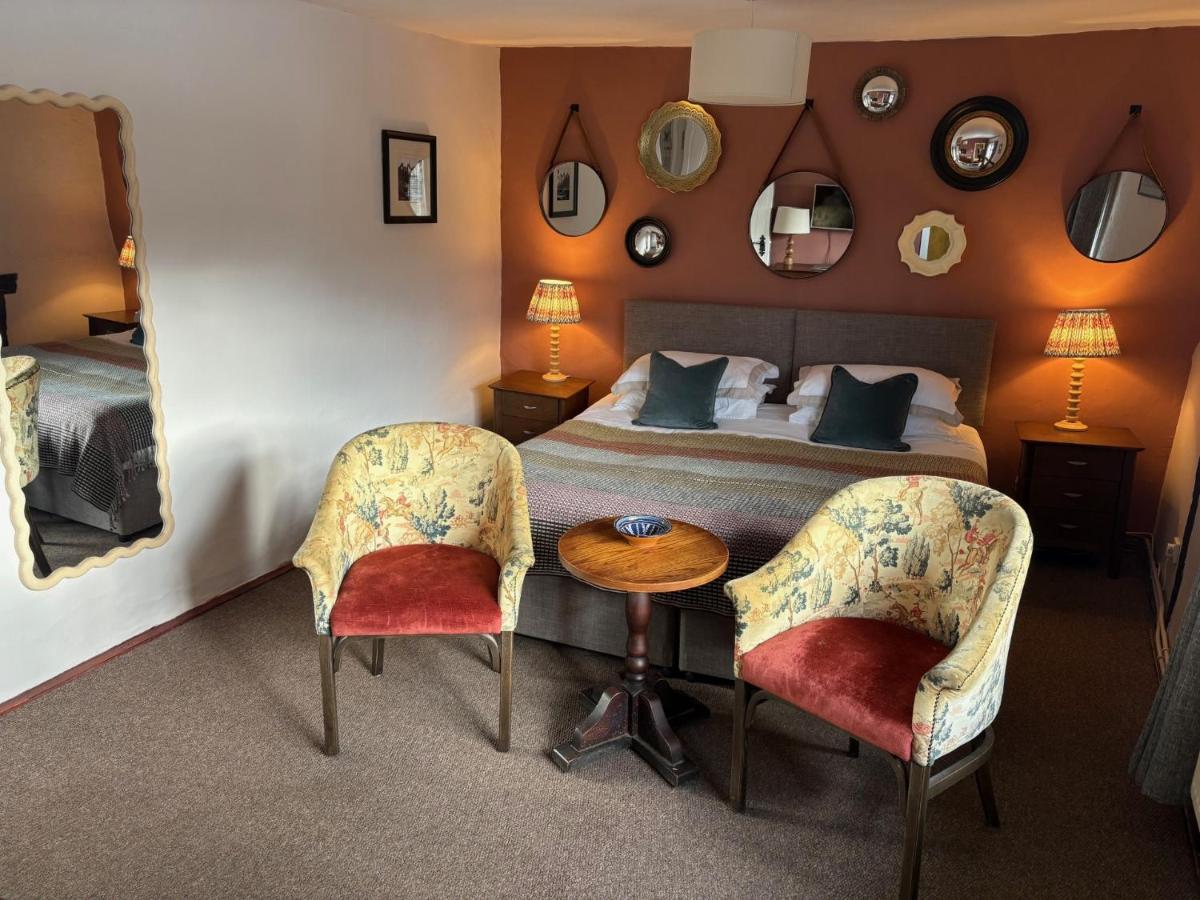 Double or Twin Room with Shower