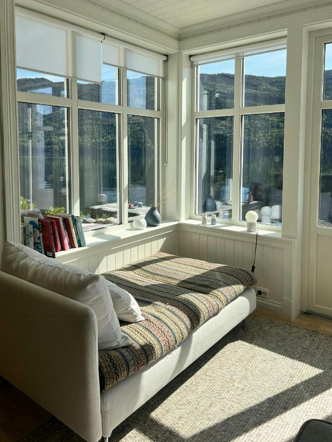 Cabin By Telemark Canal With Private Beach - B&B Høydalsmo