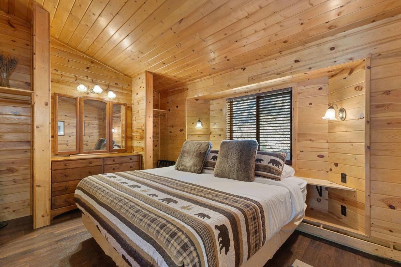 Cabin 8-Cozy King Loft Cabin 5 Min to RMNP - B&B Estes Park
