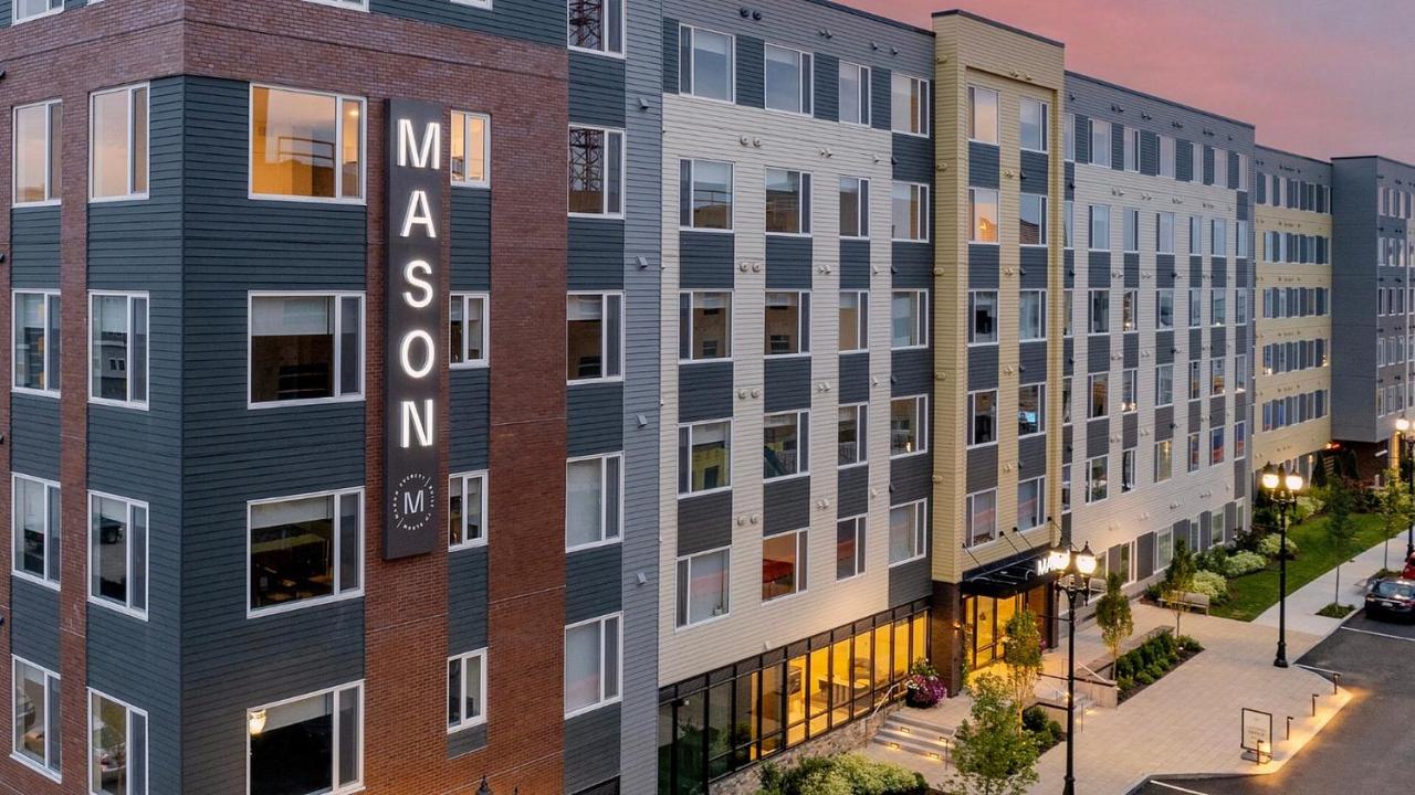 Hyatus Luxury Residences Boston Everett Marquis Collection - B&B Everett