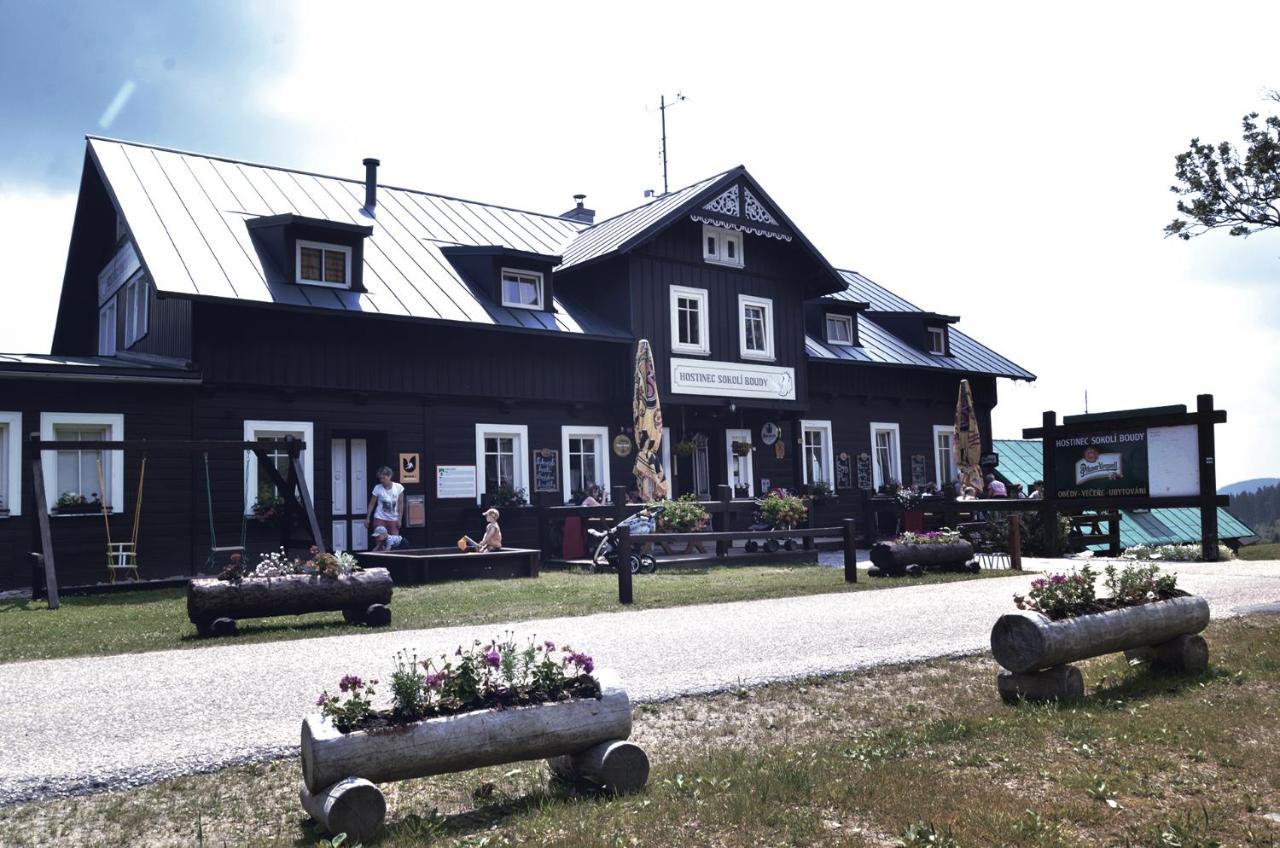 Penzion a restaurace Sokolí boudy - Chambres d’hôtes Dolní Malá Úpa