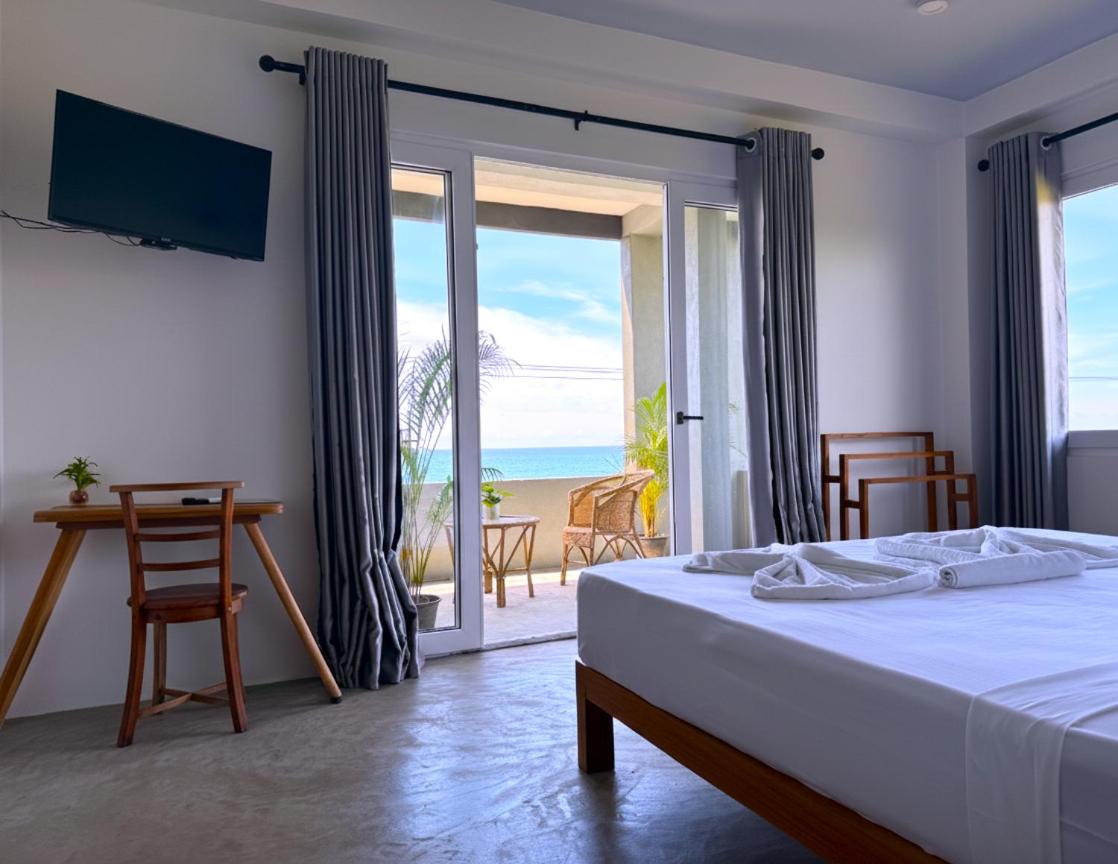 Goalie Beachfront Resort - Chambres d’hôtes Hikkaduwa