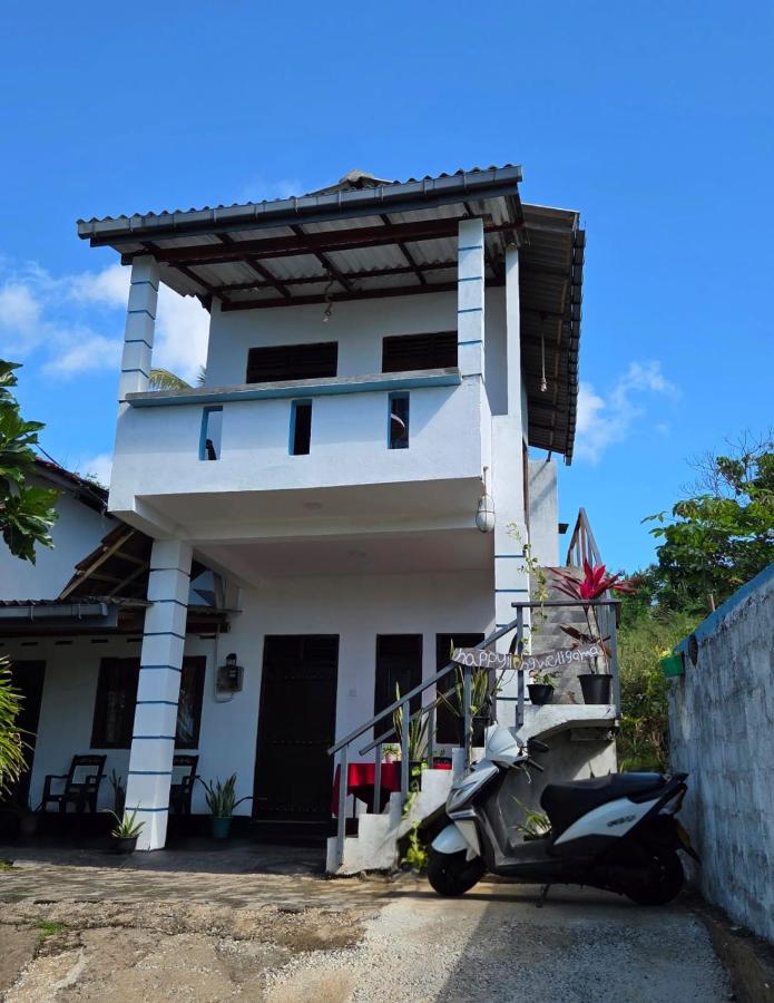 Deluxe Double Room with Side Sea View