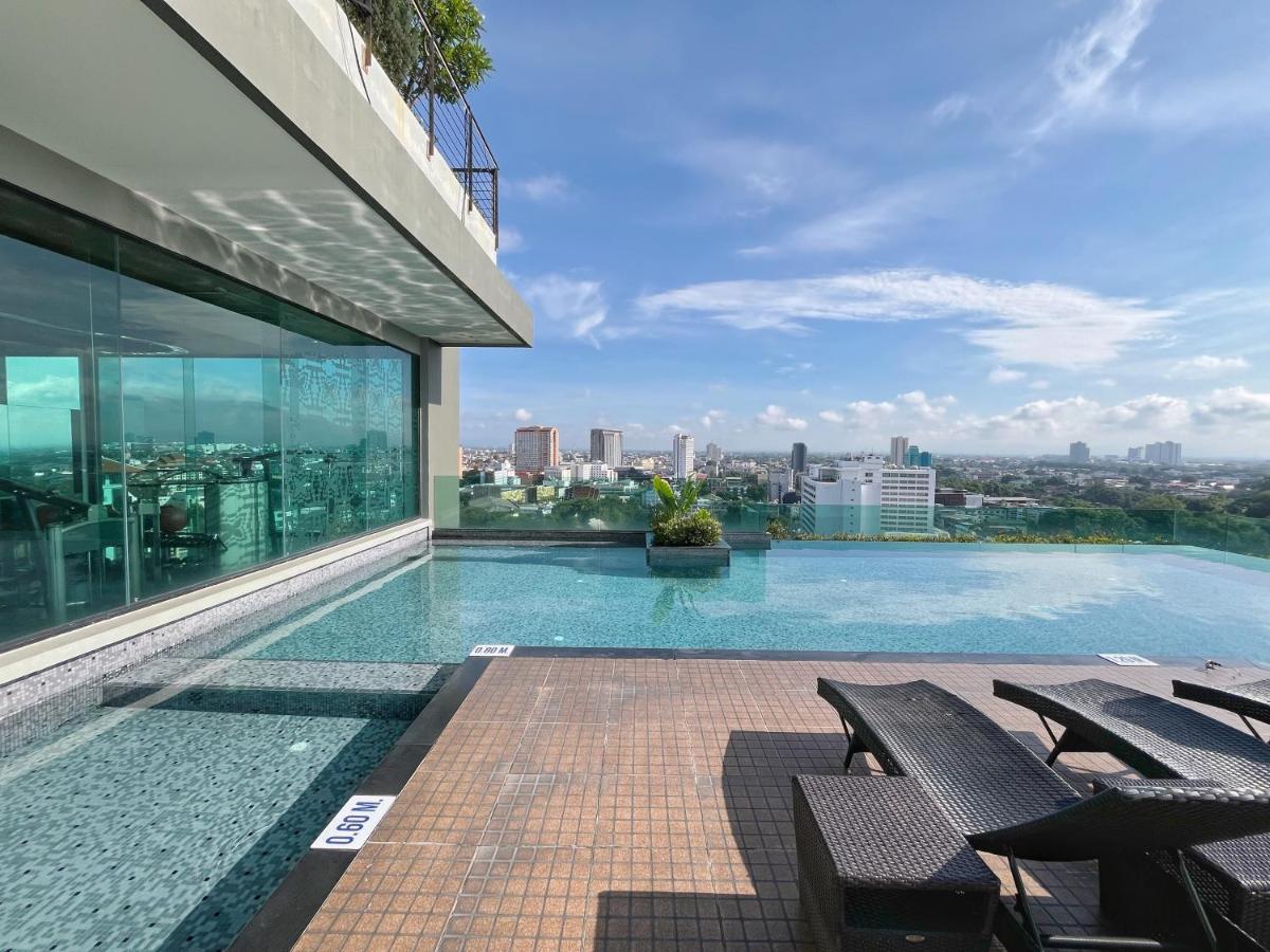 1 Bed 1 Bath - Serviced Apartment Near City Center With Rooftop Pool and Gym - B&B Chiang Mai