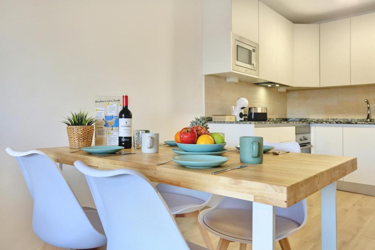 ATLANTIC BREEZE, Bright Big Terrace, Pool, Wifi - B&B Chayofa