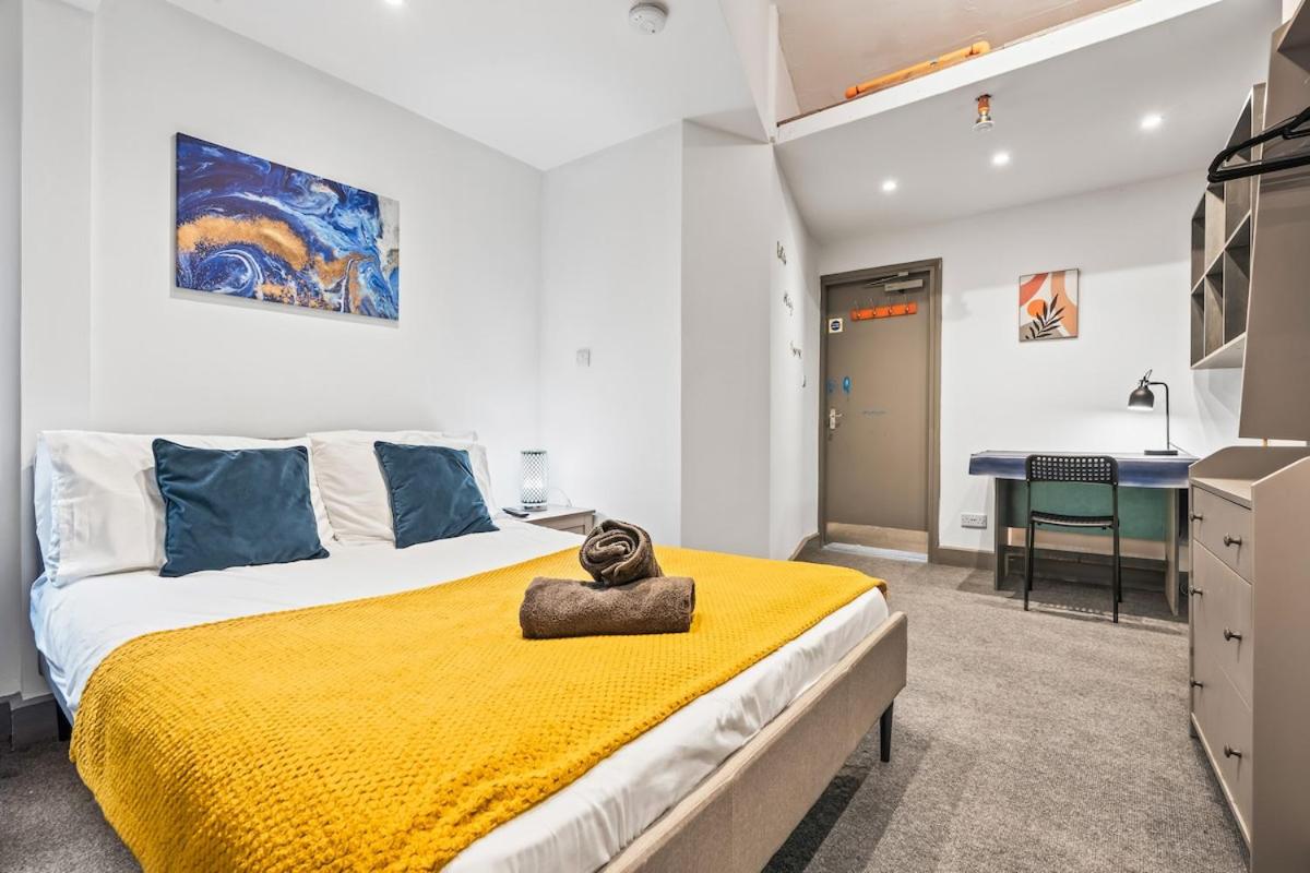Stylish City-Centre Stay in Leicester Market St - B&B Leicester