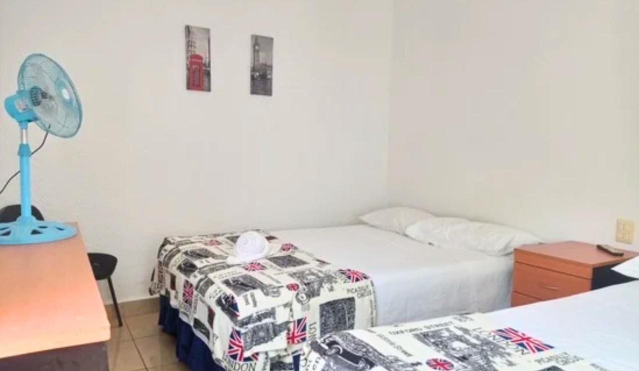 Zweibettzimmer mit Bad