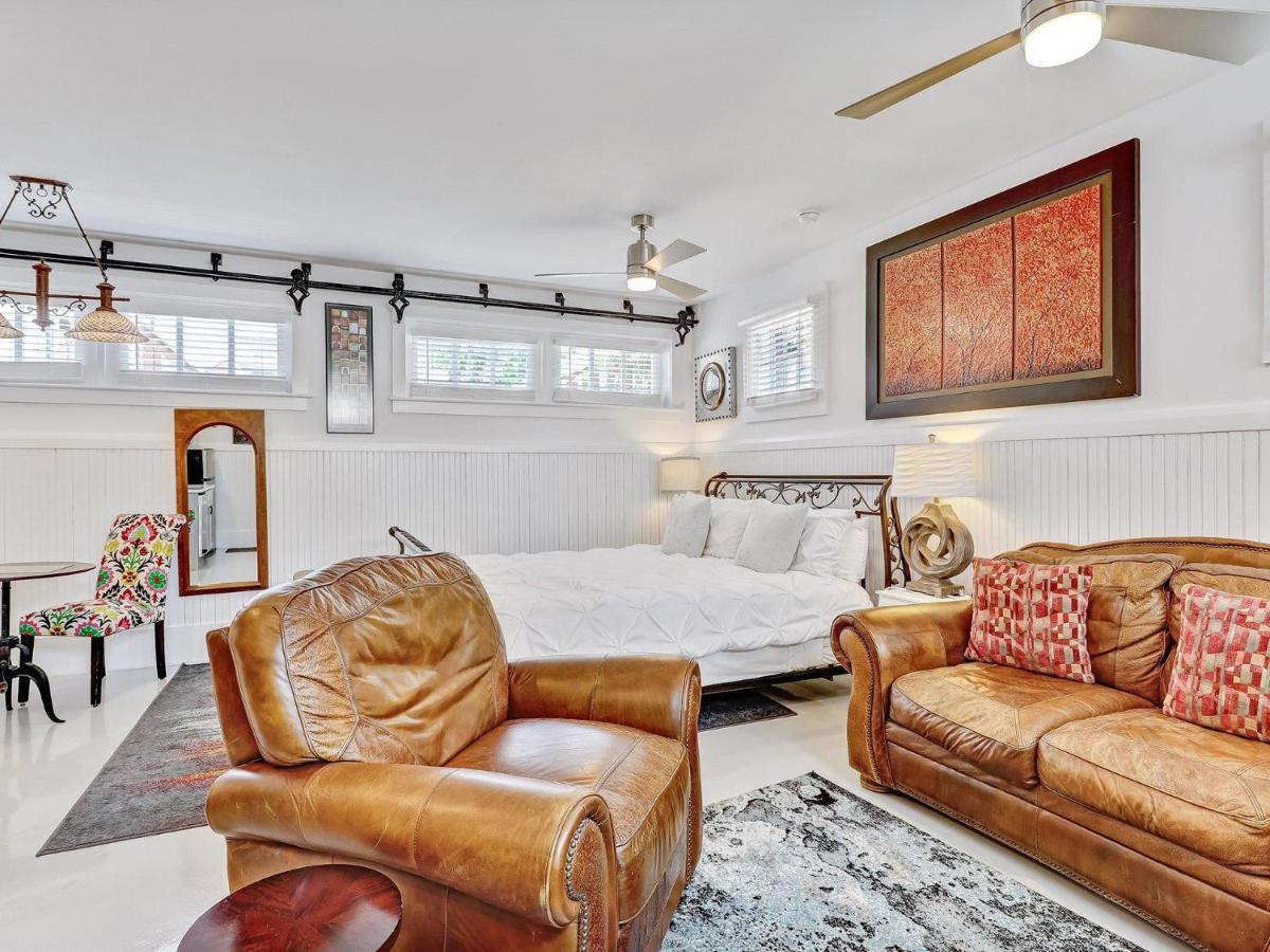 Drayton Place Carriage Unit 1 - B&B Savannah
