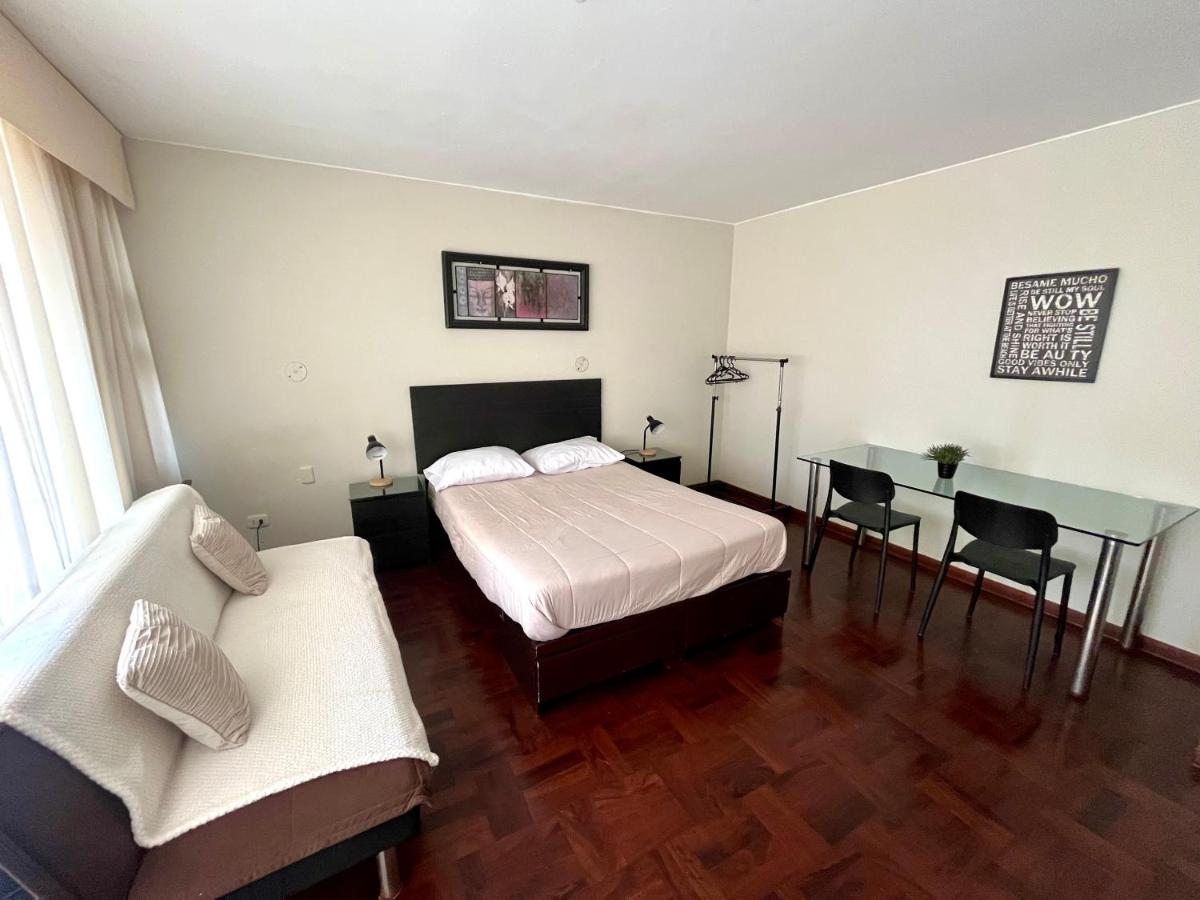 Apartment mit Balkon