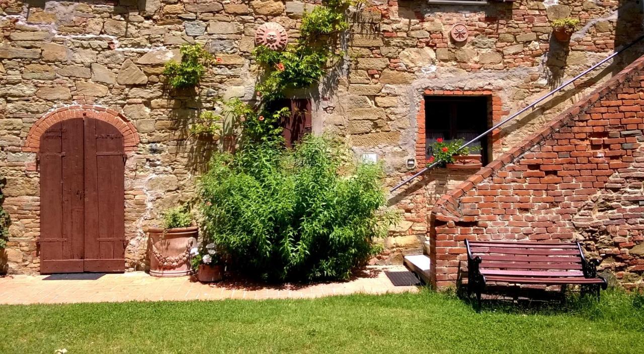 Agriturismo Podere Caggiolo - Swimming Pool & Air Conditioning - B&B Marciano