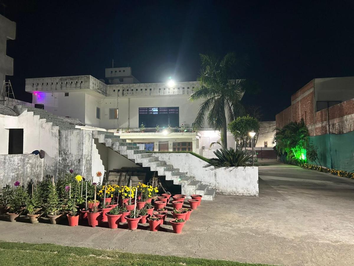 Classic Rooms - B&B Malāri