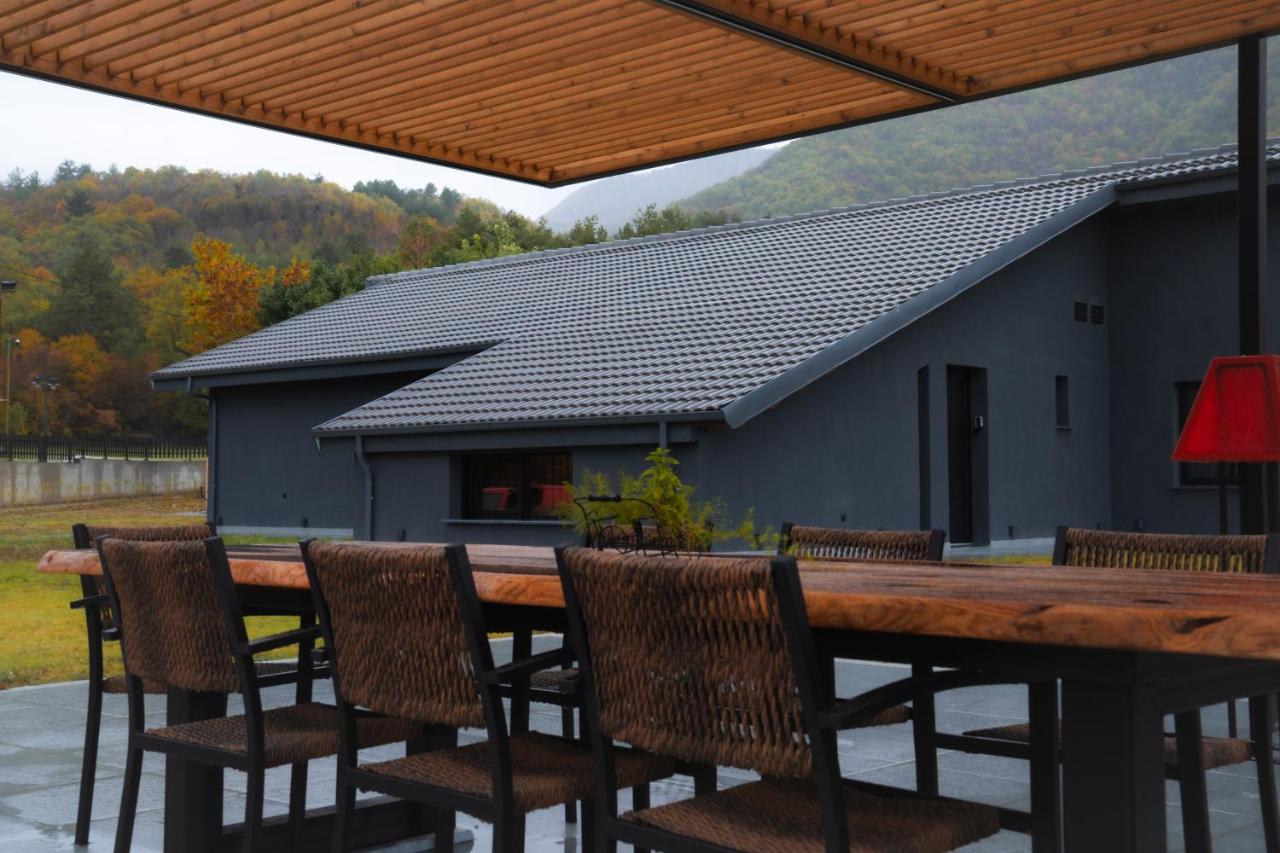 Λαλώ - Laló Suites - B&B Órma