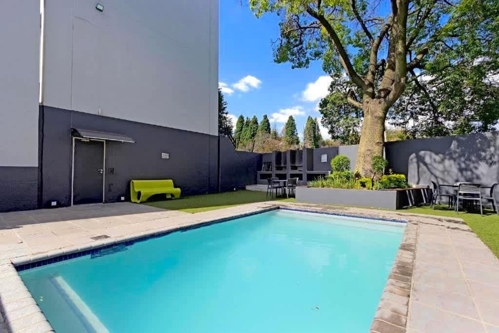 The Bolton - 300m to Rosebank Mall - B&B Johannesburgo