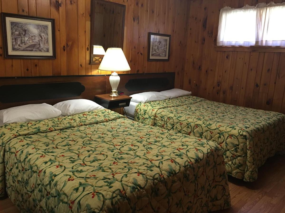 Doppelzimmer mit 2 Doppelbetten