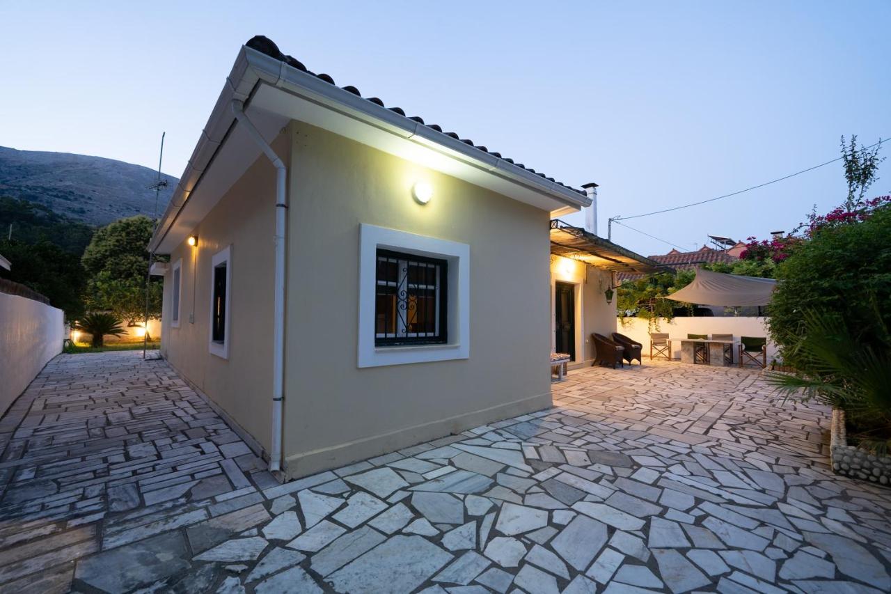 Lena’s traditional villa - B&B Agía Effimía