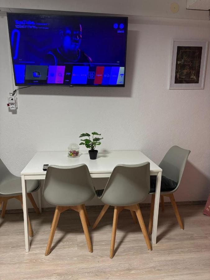 Monteurzimmer, Monteurunterkunft in 20 km von Hanau und 35 km von Frankfurt am main - Ferienwohnung Florstadt