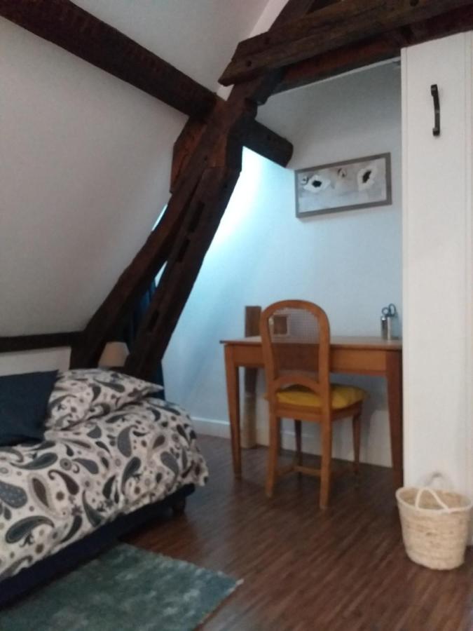 L'Ecuyère-Maison de Ville-Secteur cathédrale-Parking privé gratuit - B&B Chartres