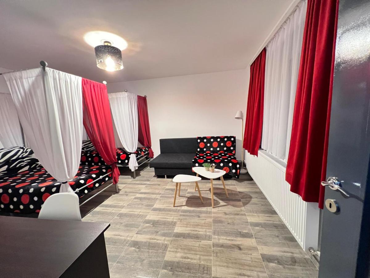 Casa Meli si Milan - B&B Craiova