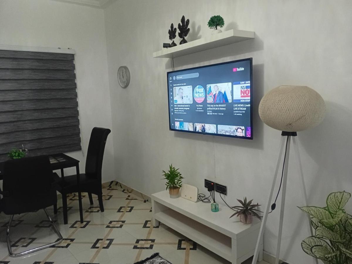 Kharis in East Legon - Chambres d’hôtes Mepeasm