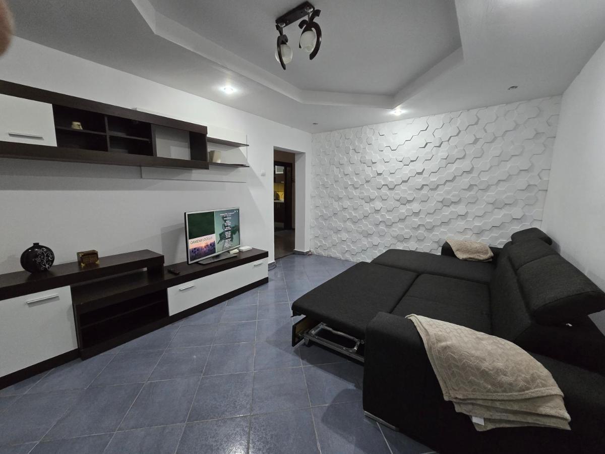 AARON Apartament - Ferienwohnung Craiova