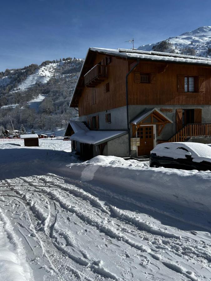 Beautiful apartment in independent chalet, facing mythical Col du Galibier - B&B Valloire