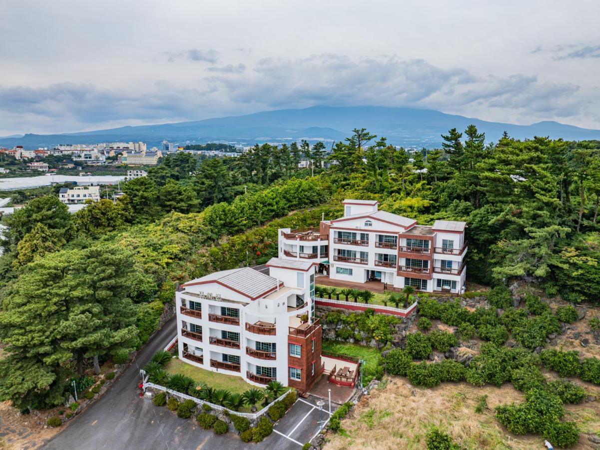 Four Season Pension - B&B Seogwipo