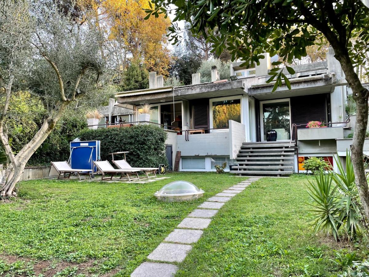 Camilluccia ponte Milvio Farnesina luxury loft with private box parking - B&B Roma