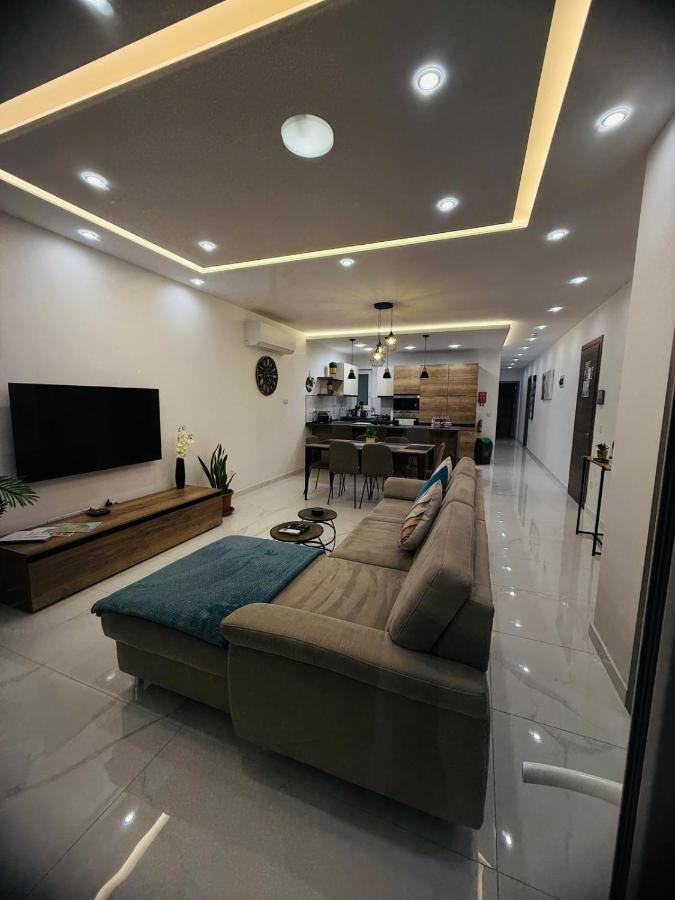 Family Comfort 3 Bedroom Apt - Chambres d’hôtes Marsaskala