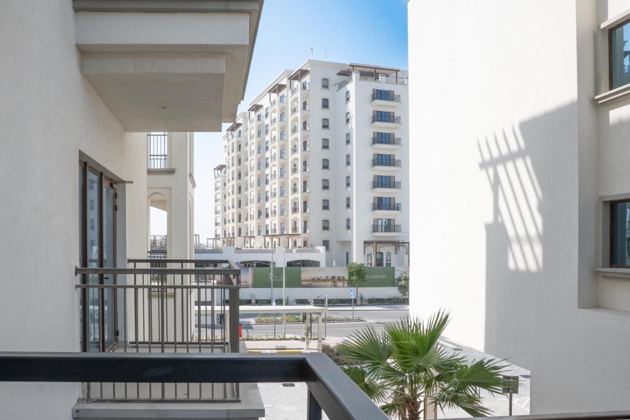 Luxury Studio in Yas Golf Collection with Balcony I Premium Pool & Gym I Mins away from F1 & Parks - Chambres d'hôtes Abou Dabi