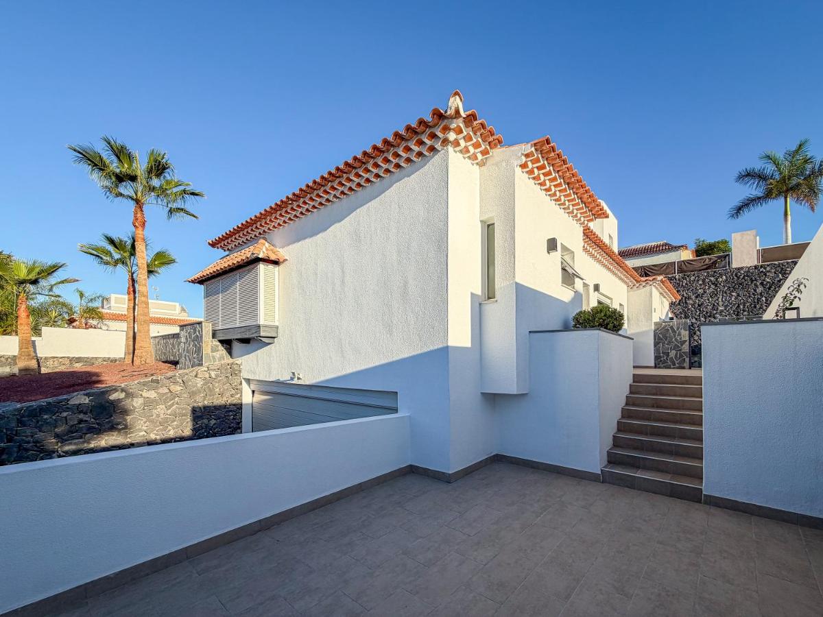 Exklusive Villa mit beheiztem Pool in Costa Adeje - B&B Adeje