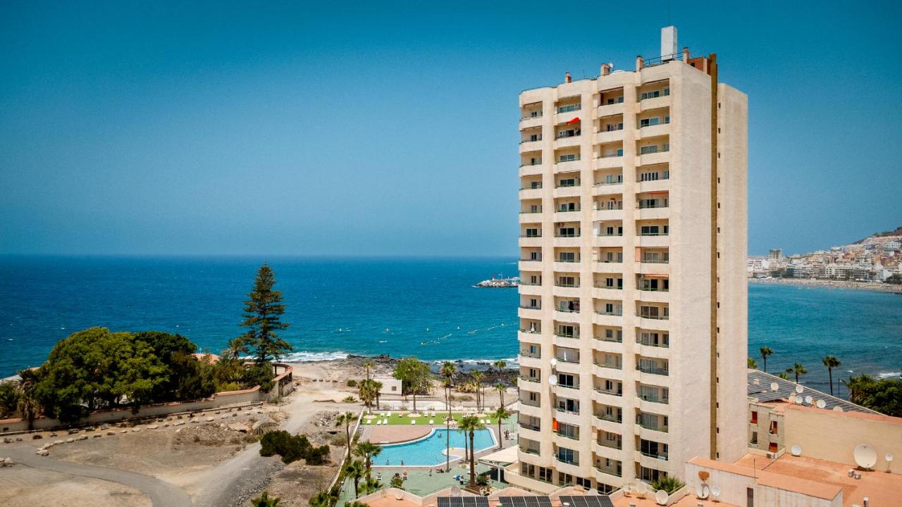 1012 Los Cristianos front row sea, pool free WiFi - B&B Arona