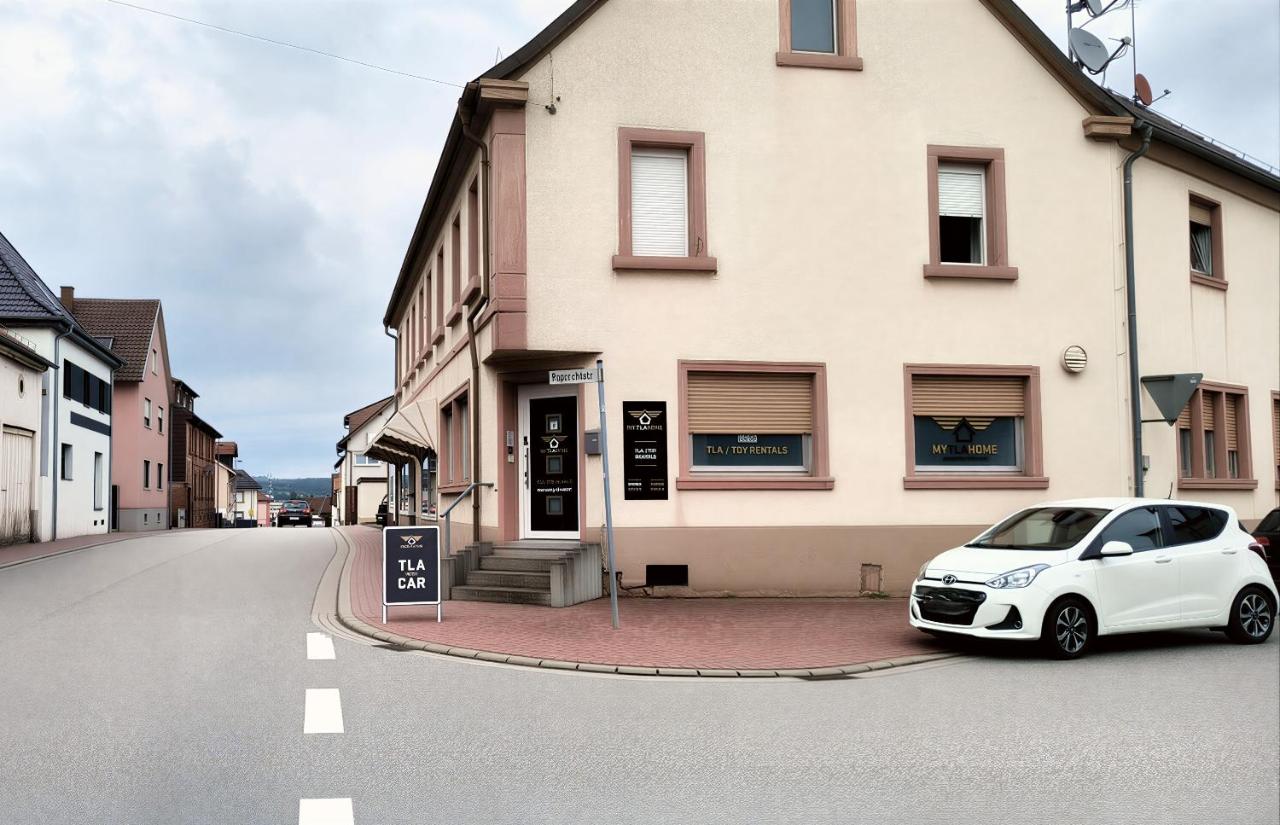 Private room #3 with Queen size, ground floor, AC, 2min to RAB - B&B Ramstein-Miesenbach