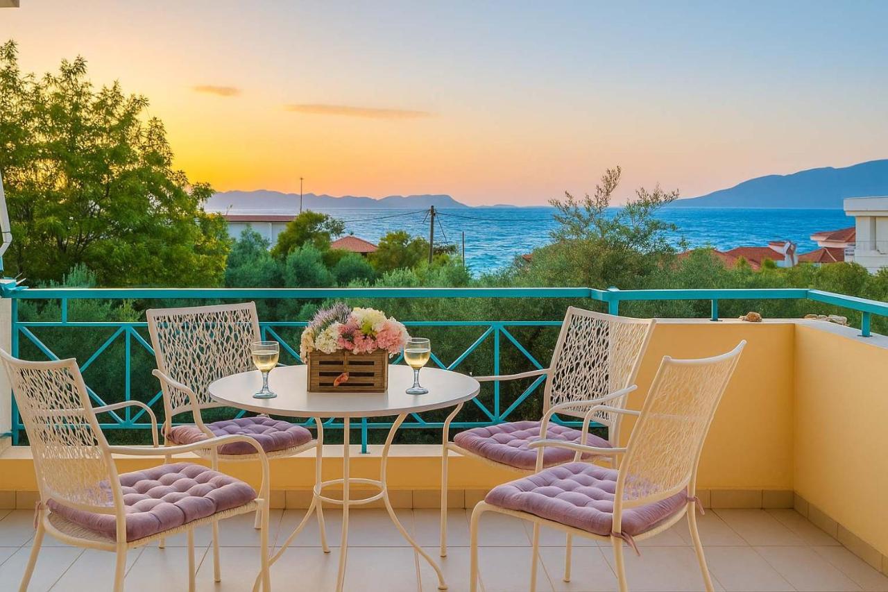 Seaview Terrace Haven-Perfect Location By The Sea - B&B Avia