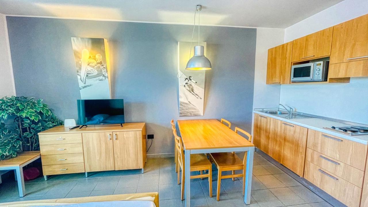 One-Bedroom Standard Apartment