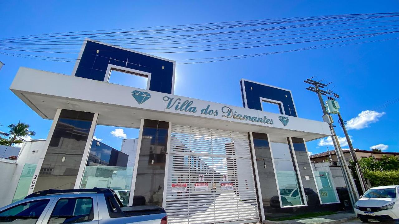 Casa Duplex 2 quartos com ar condicionado, sala, cozinha completa e internet privativa, a 80m metros da Praia de Taperapuã. Residencial Vila dos Diamantes, condomínio com piscina, 1 vaga de garagem e área gourmet - Chambres d'hôtes Porto Seguro