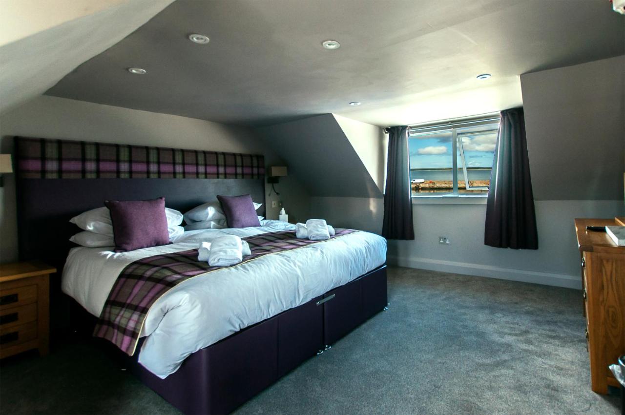 B&B Bowmore - Lochside hotel - Bed and Breakfast Bowmore