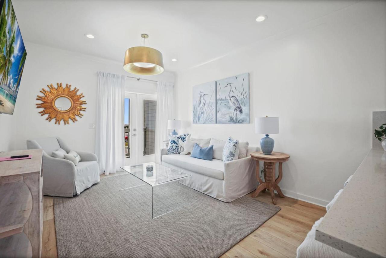Quiet Harbor Condo-Private Balcony-Relaxing Stay - Chambres d'hôtes Pass Christian