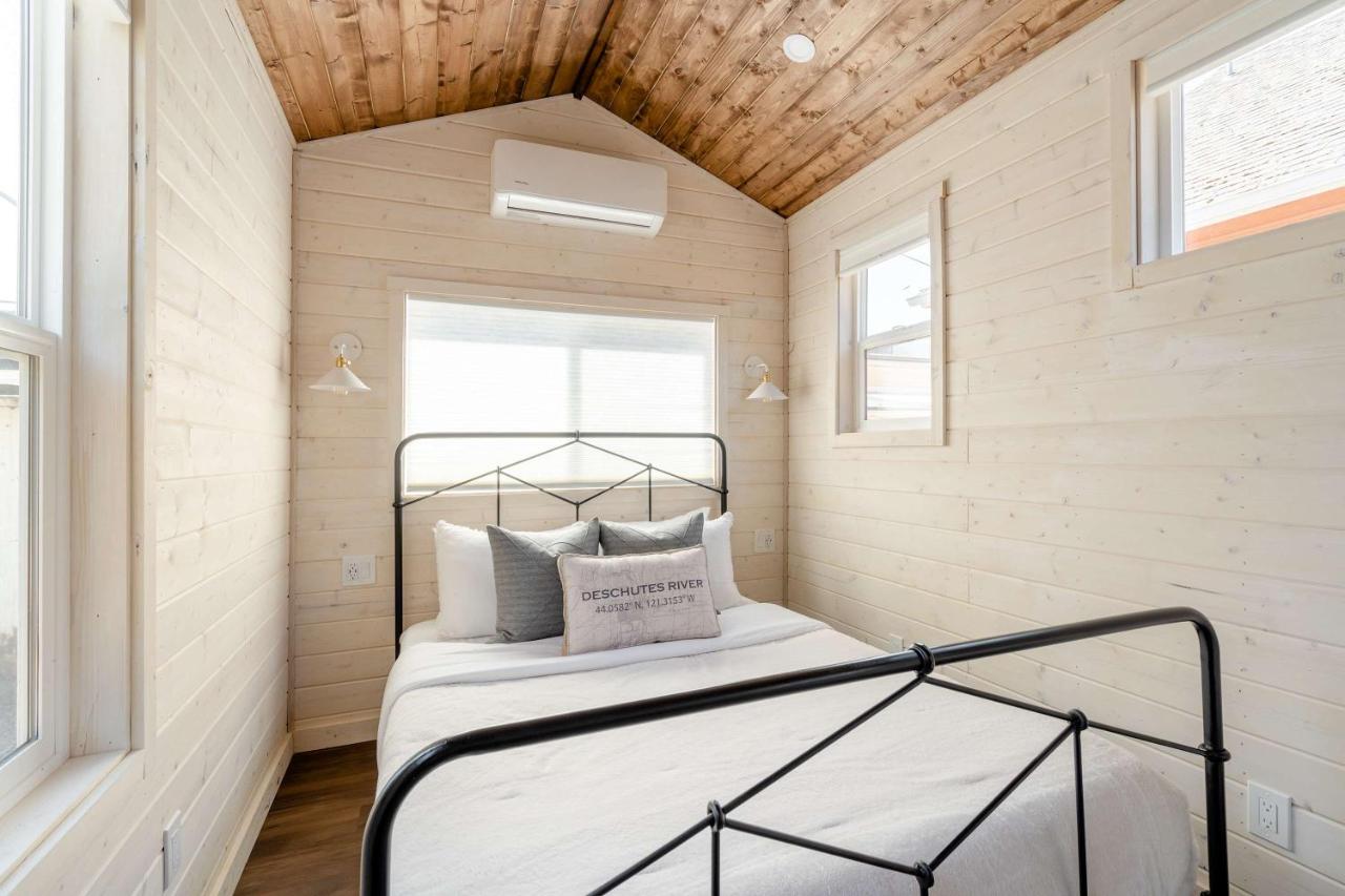 Stay Portland - The Tiny Farmhouse on Alberta - B&B Portland