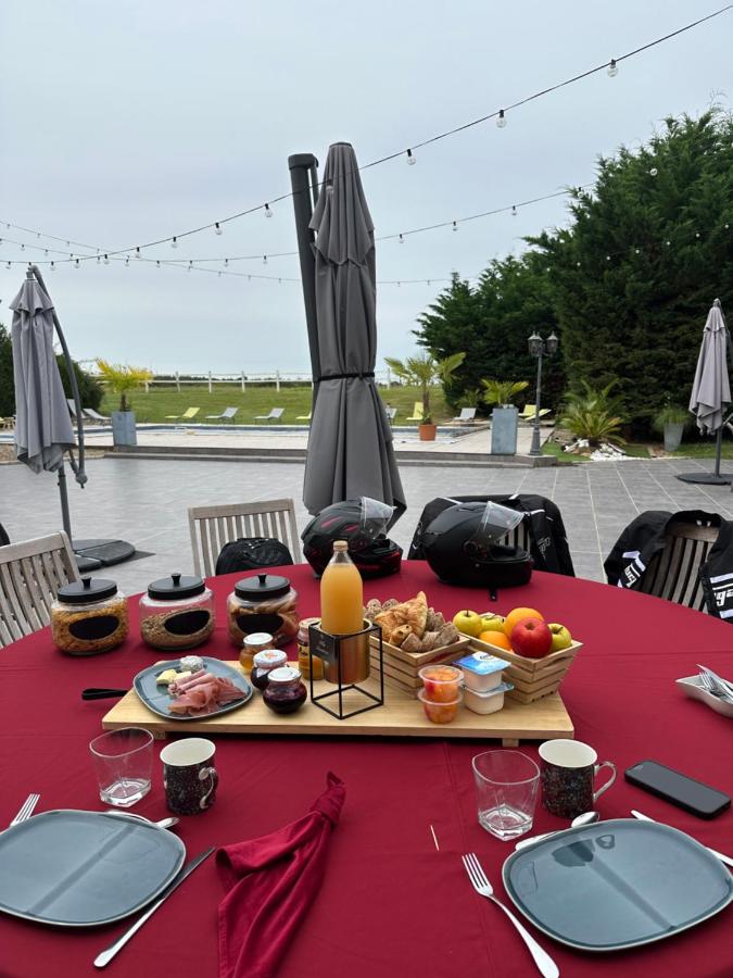 Kourline Villalunoterie Futuroscope Piscine spa - Chambres d'hôtes Oyré