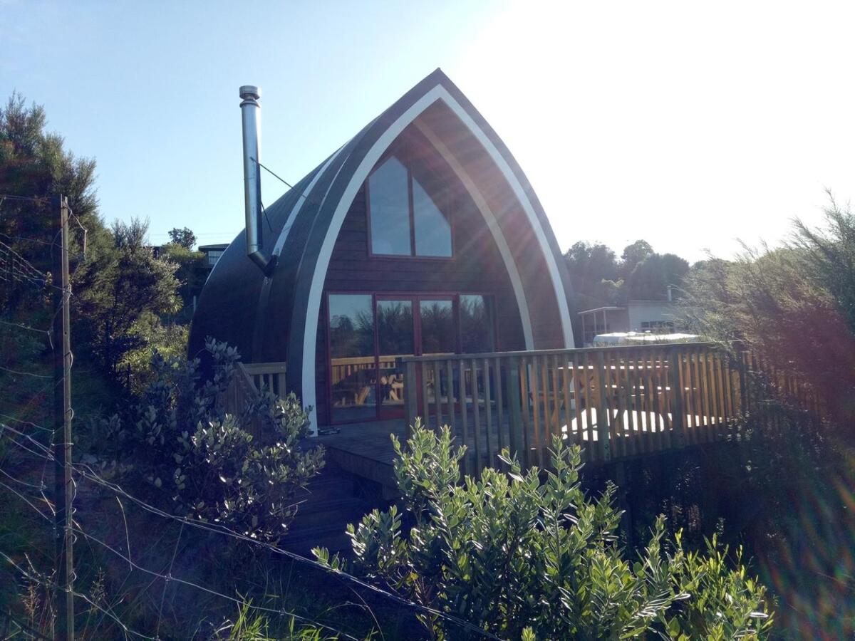 Private cozy timber chalet with fireplace - Chambres d’hôtes Raglan