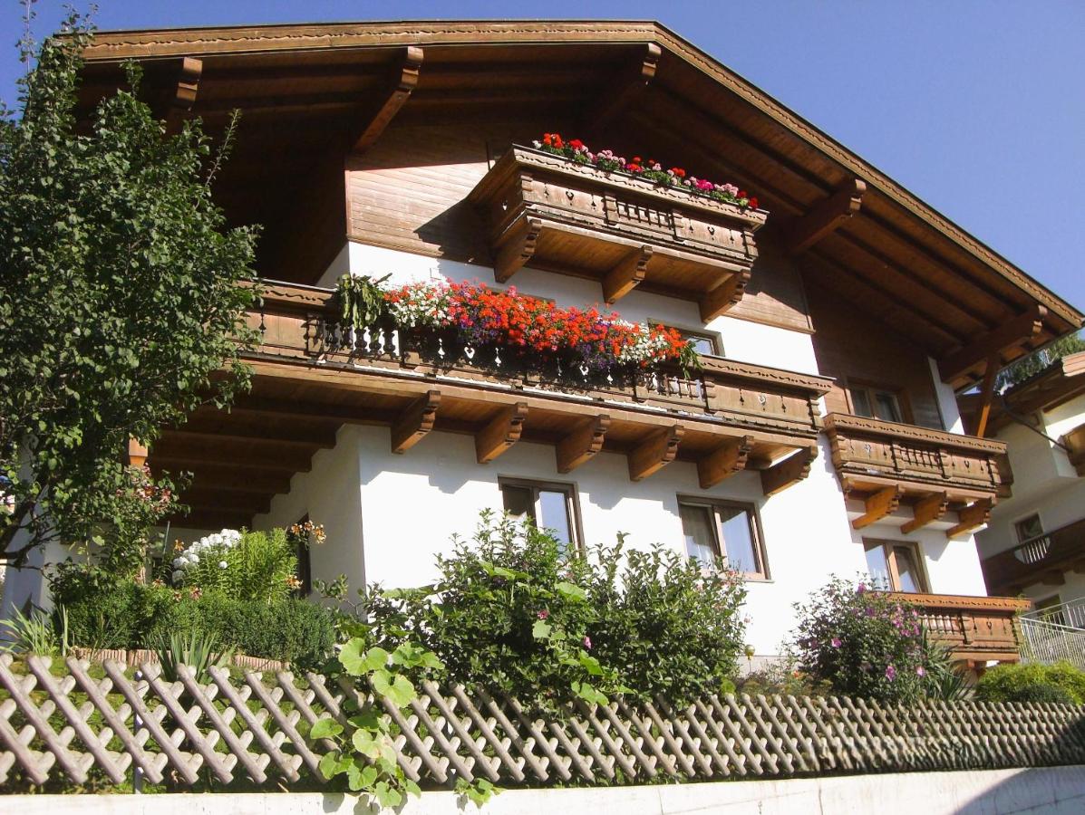 Ferienwohnung Neurauter - Bed and Breakfast Fügen
