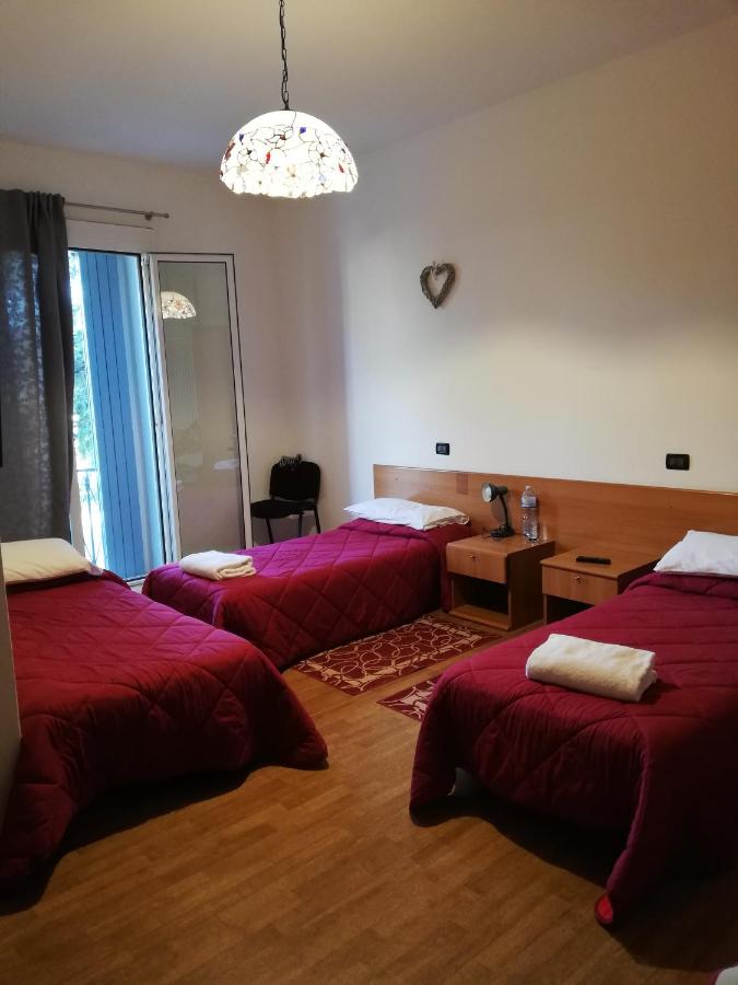 Camera Doppia con Letti Singoli