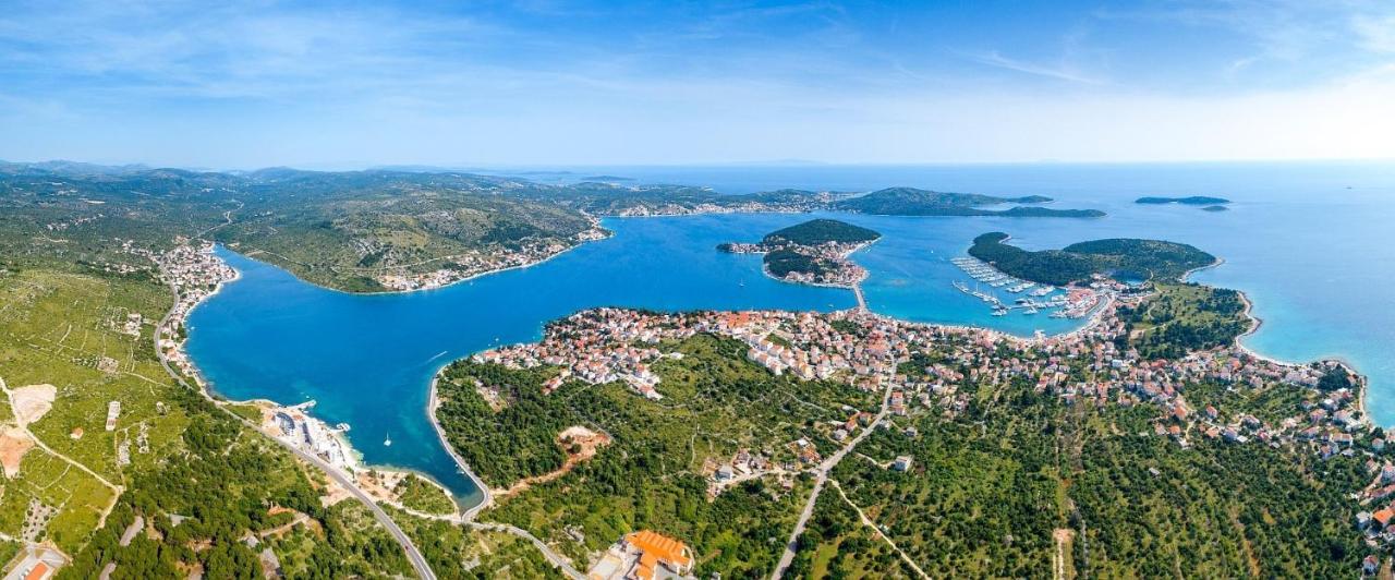 7 Olives Apartments - B&B Rogoznica