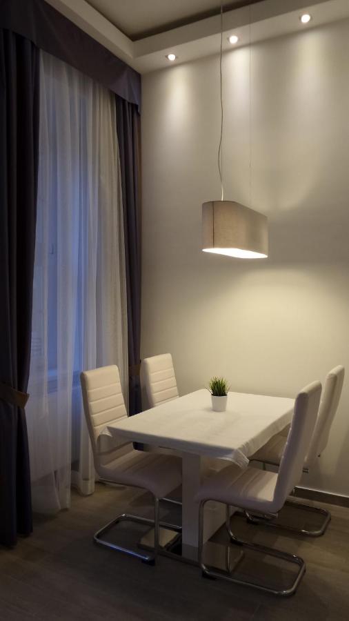 GOZSDU DREAM APT LUXURY 3 DOUBLE BED BUD CENTRe - Chambres d'hôtes Budapest