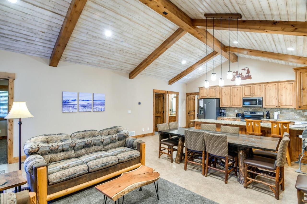 Outdoor Adventure Hub about 20 Miles to Yellowstone! - Bed and Breakfast Island Park