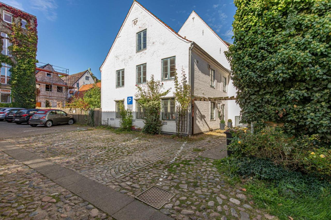 fewo1846 - Hugo Eckener - komfortable Maisonette-Wohnung mit 2 Schlafzimmern im Stadtzentrum - B&B Flensburgo