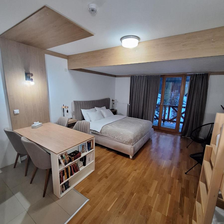 Apartman 452 sa pogledom na stazu Hotel Vučko private host - Bed and Breakfast Jahorina